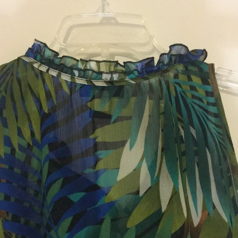 Spense Floral/Leaf Patterned Top - Picture 9 of 11